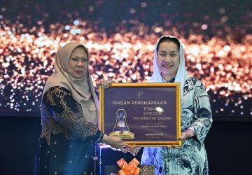 Tiga Srikandi Pimpin Panggung Paritrana Award 2025 Sulteng