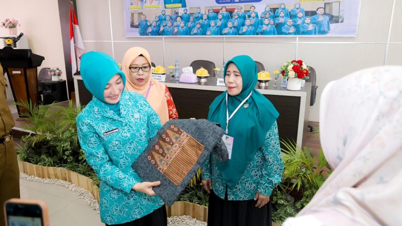 Pelatihan Merias dan Merangkai Bunga Dorong Perempuan Sulteng Jadi Pelaku Usaha Mandiri