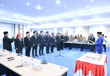 Tujuh Komisioner Baru KPID Sulteng Dilantik, Anwar Hafid Dorong Penyiaran yang Edukatif dan Berbasis Budaya