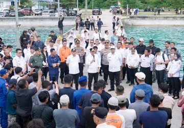 Gubernur Anwar Hafid Tinjau Pelabuhan Perikanan Mato, Nelayan Keluhkan Penurunan Hasil Tangkapan