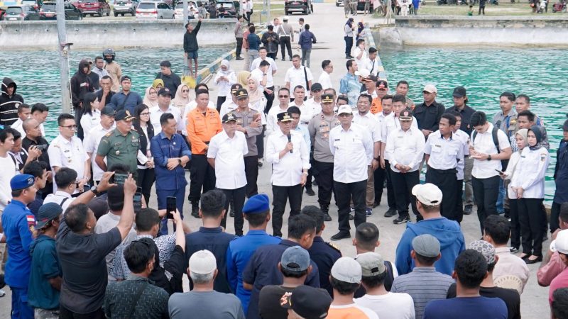 Gubernur Anwar Hafid Tinjau Pelabuhan Perikanan Mato, Nelayan Keluhkan Penurunan Hasil Tangkapan