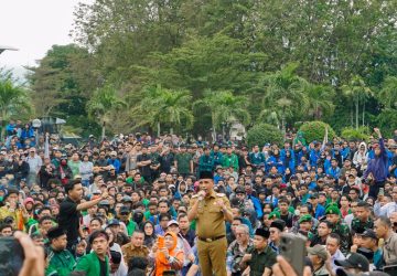 Duduk Bersama Massa Aksi, Anwar Hafid Janji Tindaklanjuti Aspirasi Pertambangan