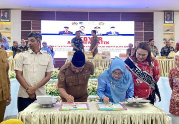Bupati Vera Elena Ajak Anak Donggala Cinta Budaya Lewat Membatik