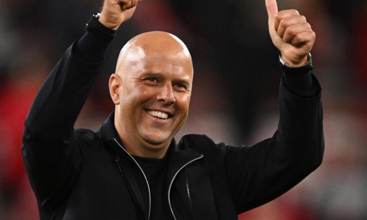 Arne Slot Bawa Liverpool Juara, Mengapa Tetap Didepak?