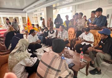 DPRD Sulteng Janji Kawal Aspirasi Massa dari Buruh hingga Tenaga Honorer