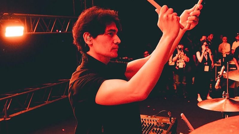 Nama Tyo Nugros Meledak Lagi, Ini Profil Eks Drummer Dewa 19 yang Super Awet Muda