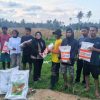 Selpina Basrin Salurkan Bibit Jagung untuk Petani Lobu Mandiri