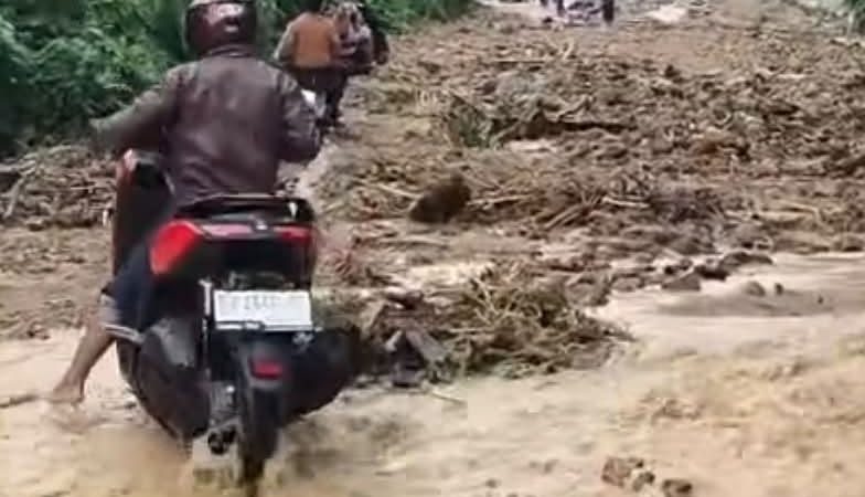 Banjir Rendam Empat Desa di Kasimbar, Jembatan Peningka Putus