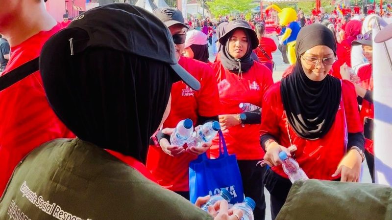 Alfamidi Ubah Sampah Jadi Souvenir di Tengah Fun Walk Palu