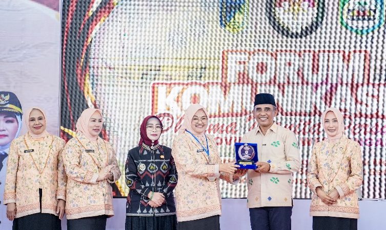 Anwar Hafid Ajak DWP Jadi Penyemangat Suami Meraih Jabatan Berprestasi